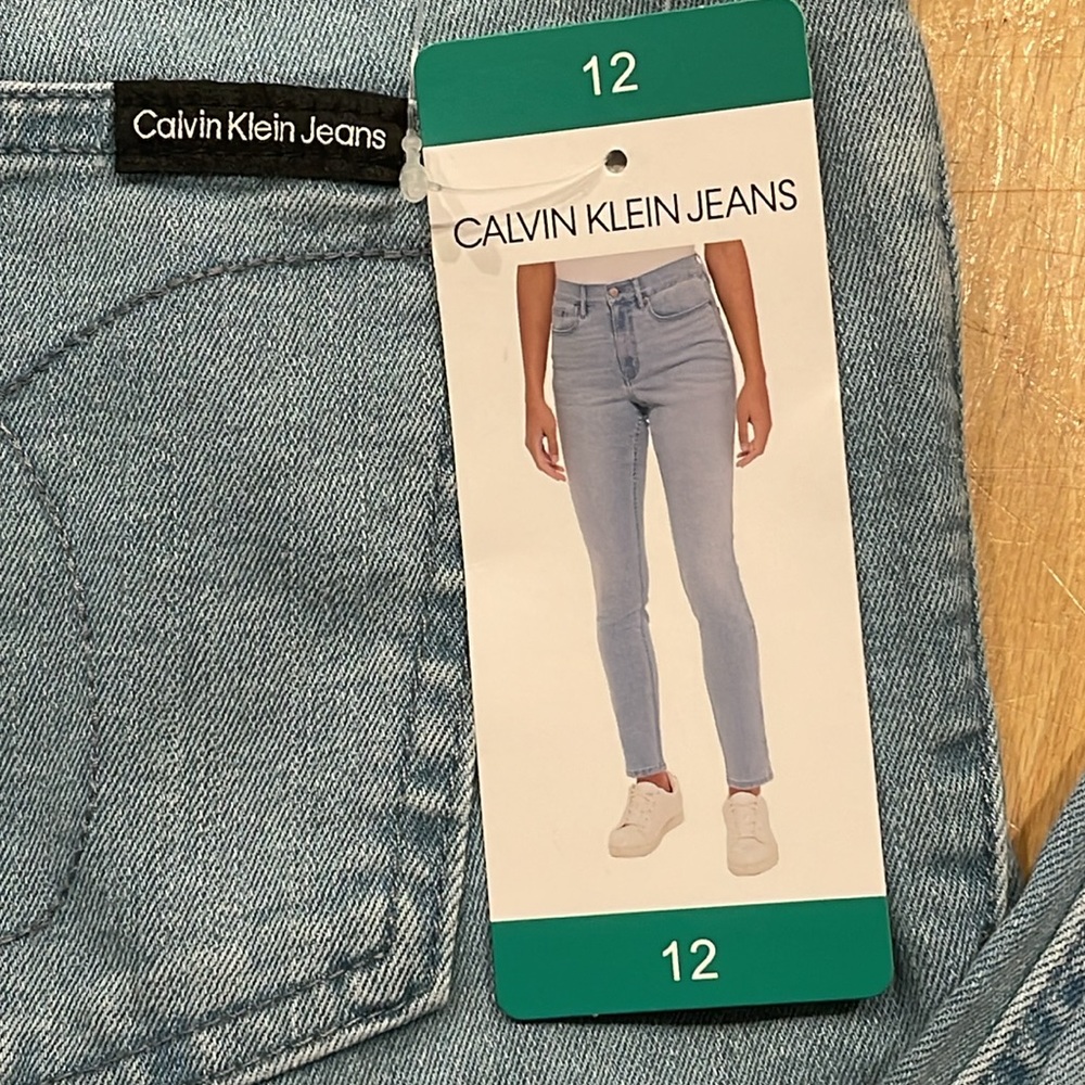 Calvin Klein Jeans - Picture 3 of 11